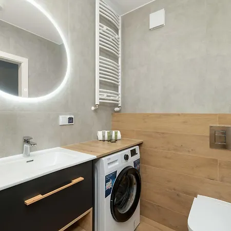 Elegant With Parking In By Renters Prestige 公寓