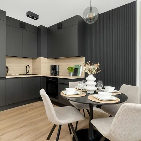 Elegant With Parking In By Renters Prestige 科沃布热格